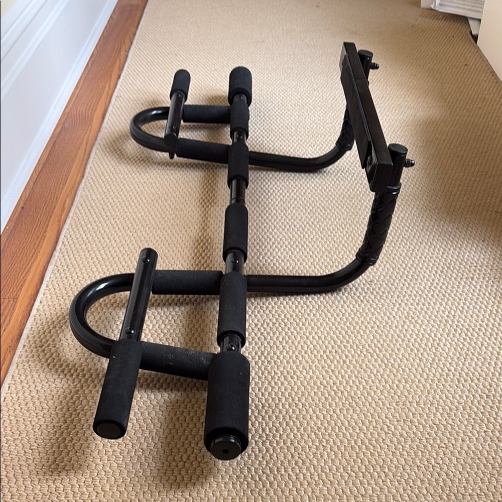 Black Sturdy Metal Dip Station for Calisthenics